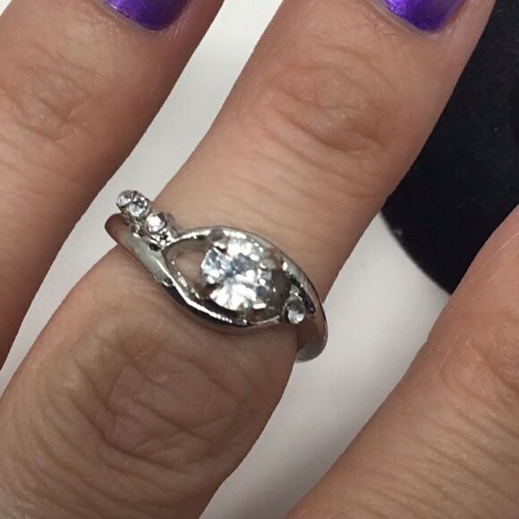 Cubic Zirconia Curved Fashion Ring (H15) - Picture 1 of 6